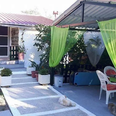 Prasoydi Serenity Hoyse * Ágios Matthaíos